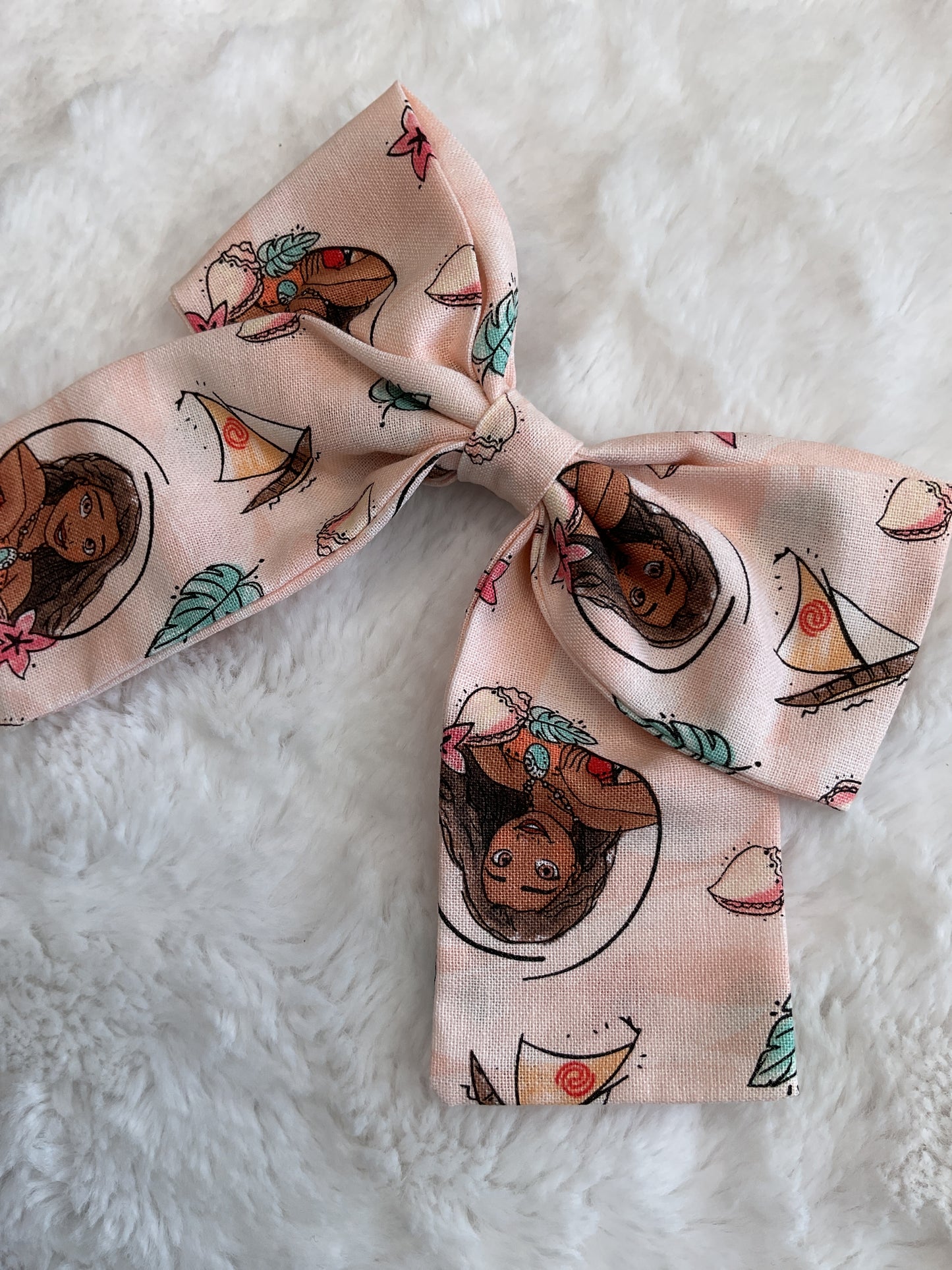 Moana Magnolia Bow
