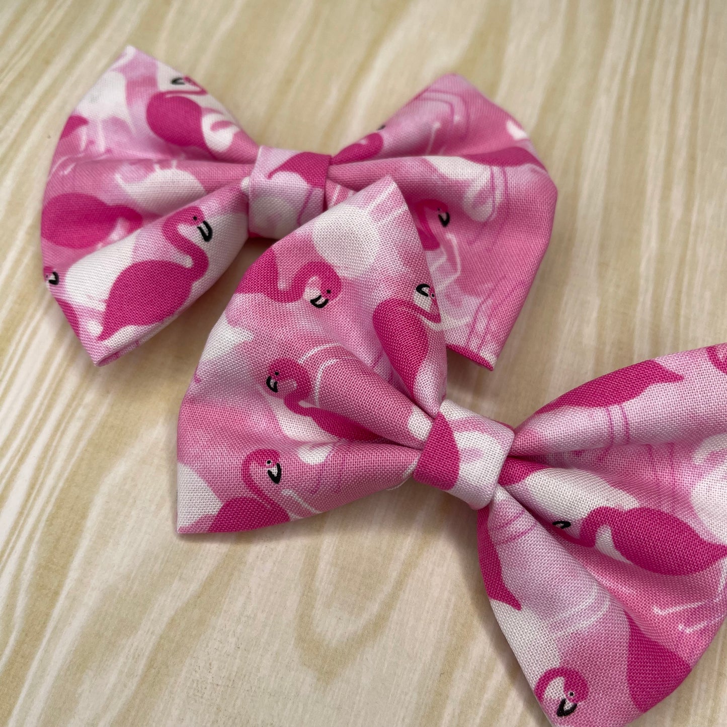 Flamingo regular bow