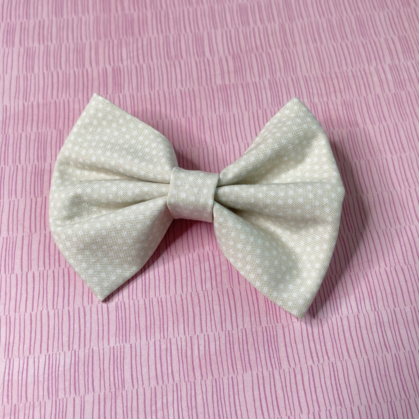 Cream bow