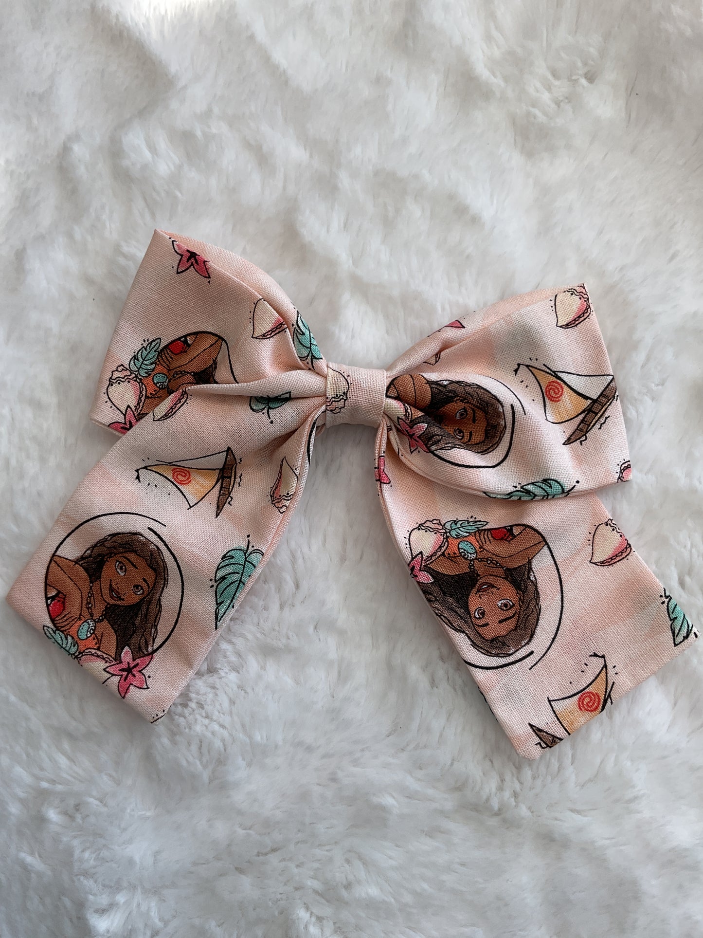 Moana Magnolia Bow