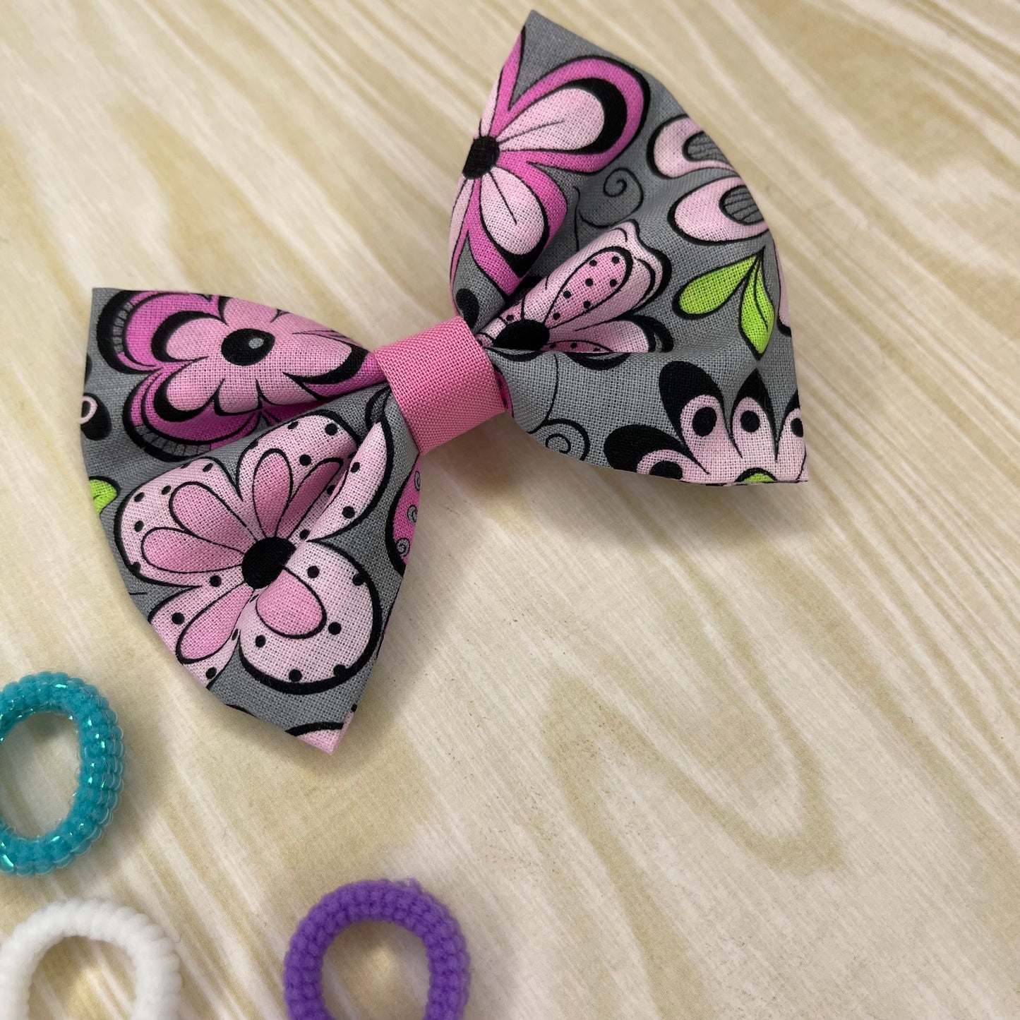 Flower pink regular bow